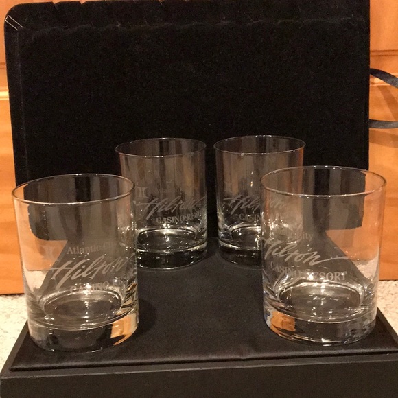 Set of 4 Tumblers - Atlantic City Hilton Casino Resort - Picture 2 of 6